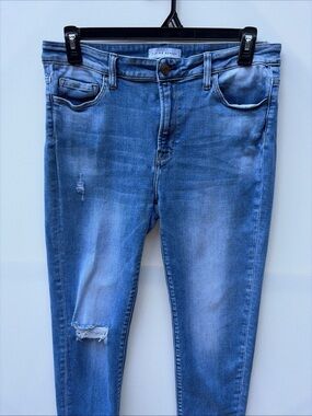 Flying Monkey Light Blue Skinny Jeans with Distressed Knee Size 32